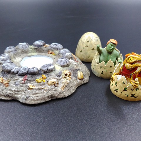 Image of Surprise Egg Miniature 3Demonsters