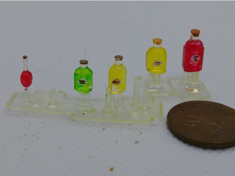 Image of 4 Quarter Scale (1:48 / 28mm) Decorative Bottles