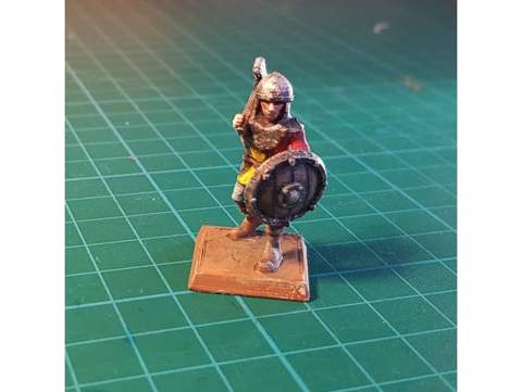 Image of Soldier/Knight with axe 28mm (NO SUPPORTS)