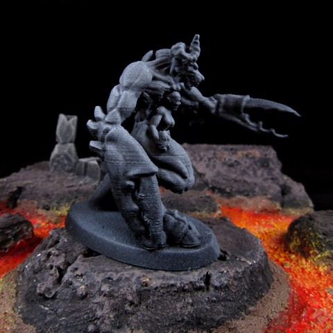 Image of Claw Handed Demon - Greater Demon - 32 mm scale table top miniature